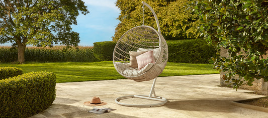 LIA Hanging Egg Chair